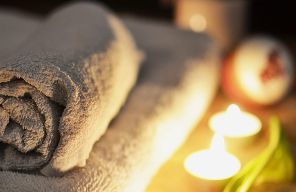 love-romantic-bath-candlelight-3188